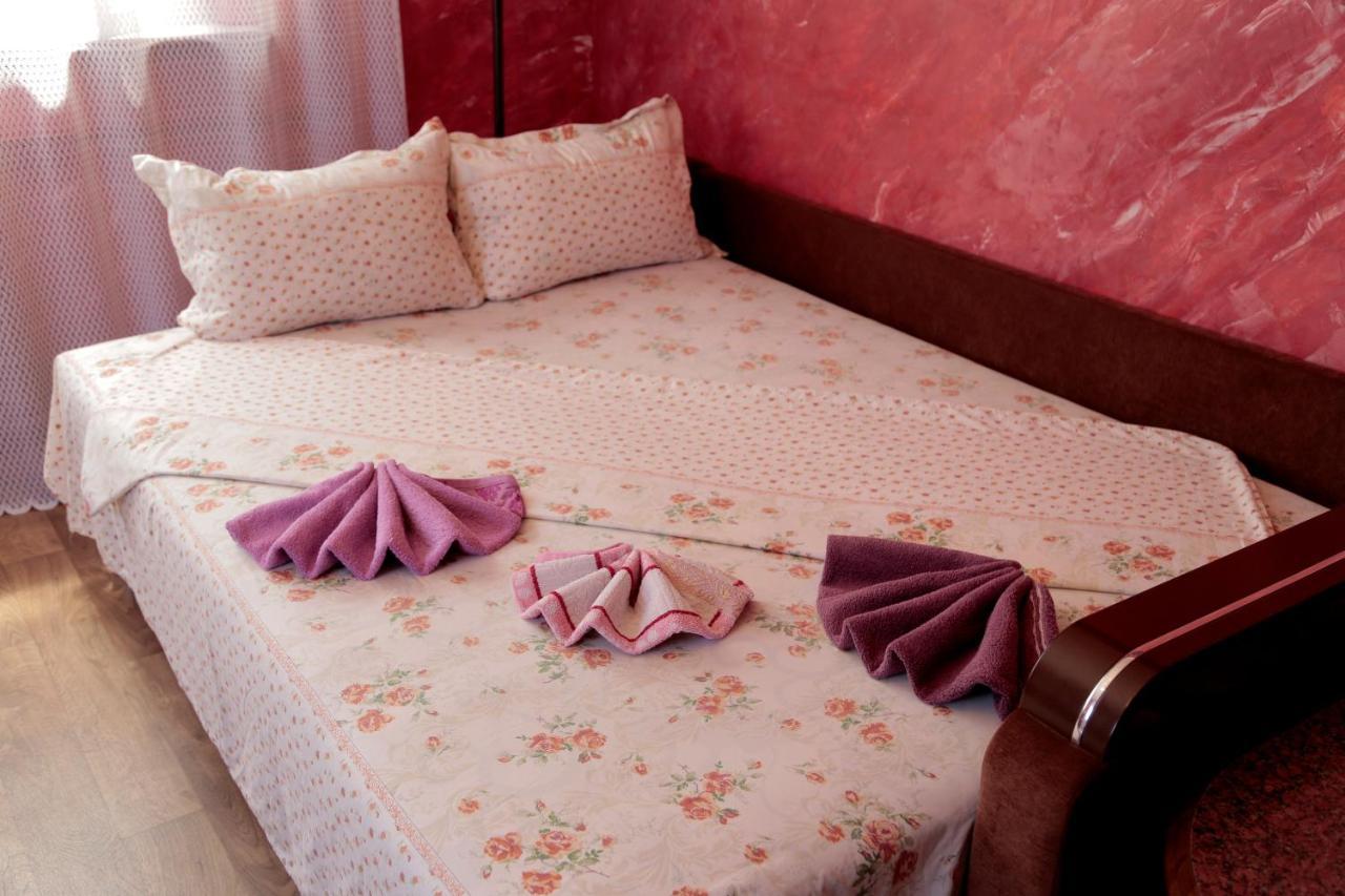 Guest House Kamenny Dom カロリノ・ブハス エクステリア 写真