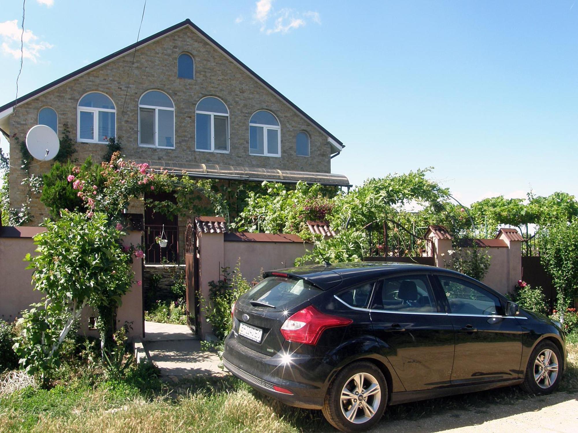 Guest House Kamenny Dom カロリノ・ブハス エクステリア 写真
