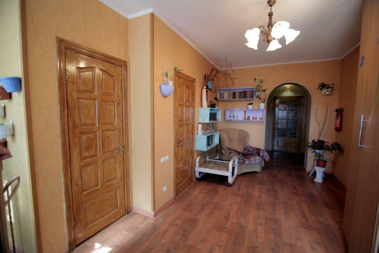 Guest House Kamenny Dom カロリノ・ブハス エクステリア 写真