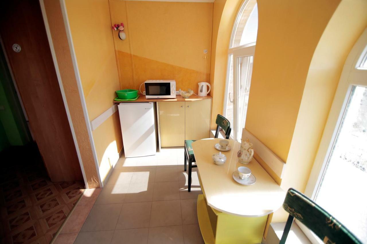 Guest House Kamenny Dom カロリノ・ブハス エクステリア 写真