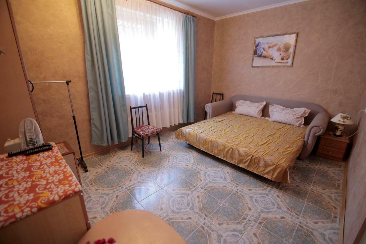 Guest House Kamenny Dom カロリノ・ブハス エクステリア 写真