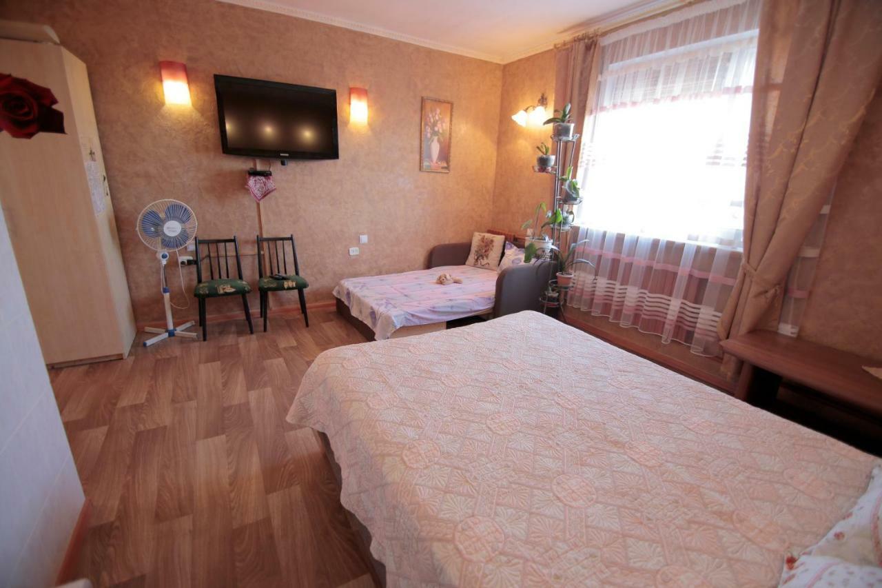 Guest House Kamenny Dom カロリノ・ブハス エクステリア 写真