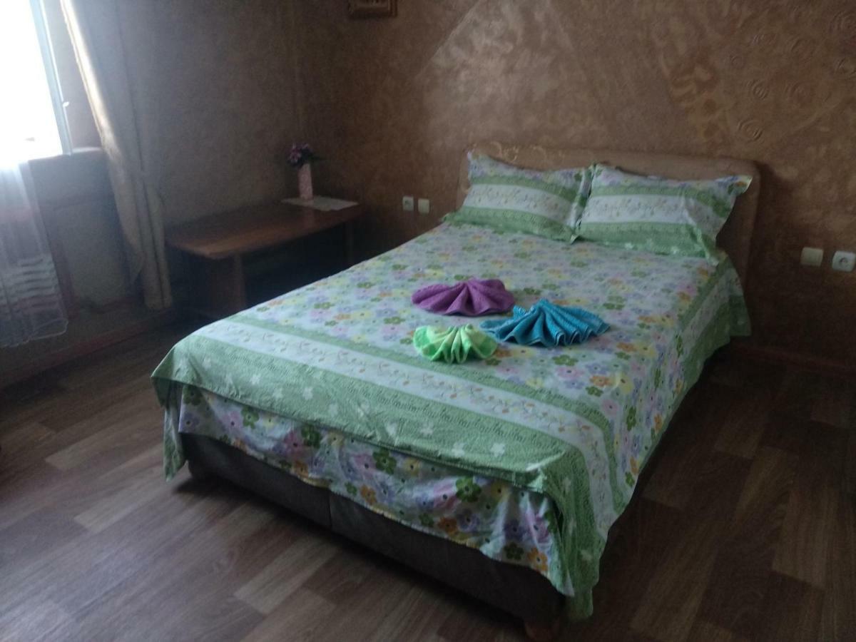 Guest House Kamenny Dom カロリノ・ブハス エクステリア 写真